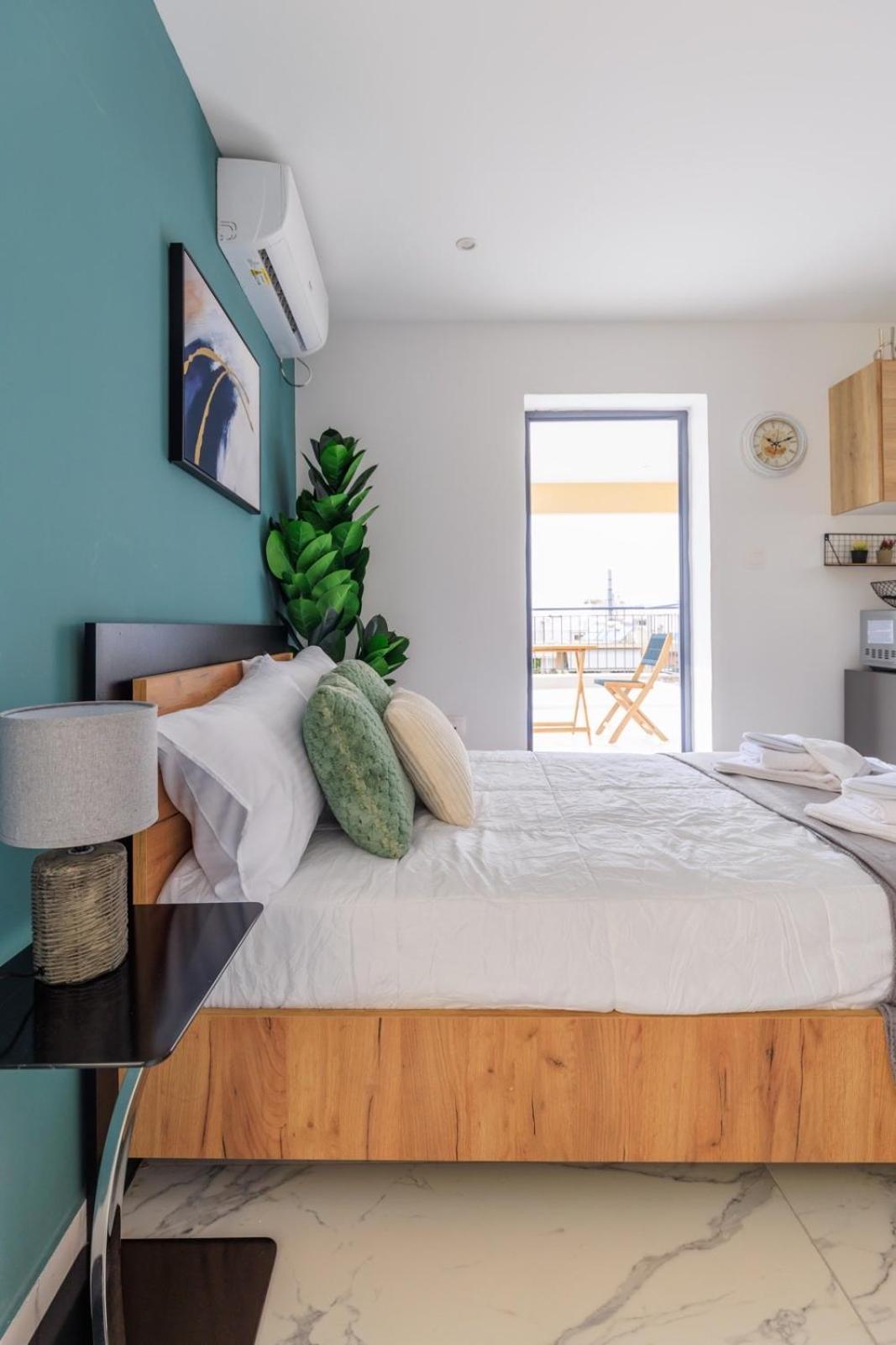 Aiolos Super Lux Suite Jucuzzi Nea Smyrni Centre أثينا المظهر الخارجي الصورة