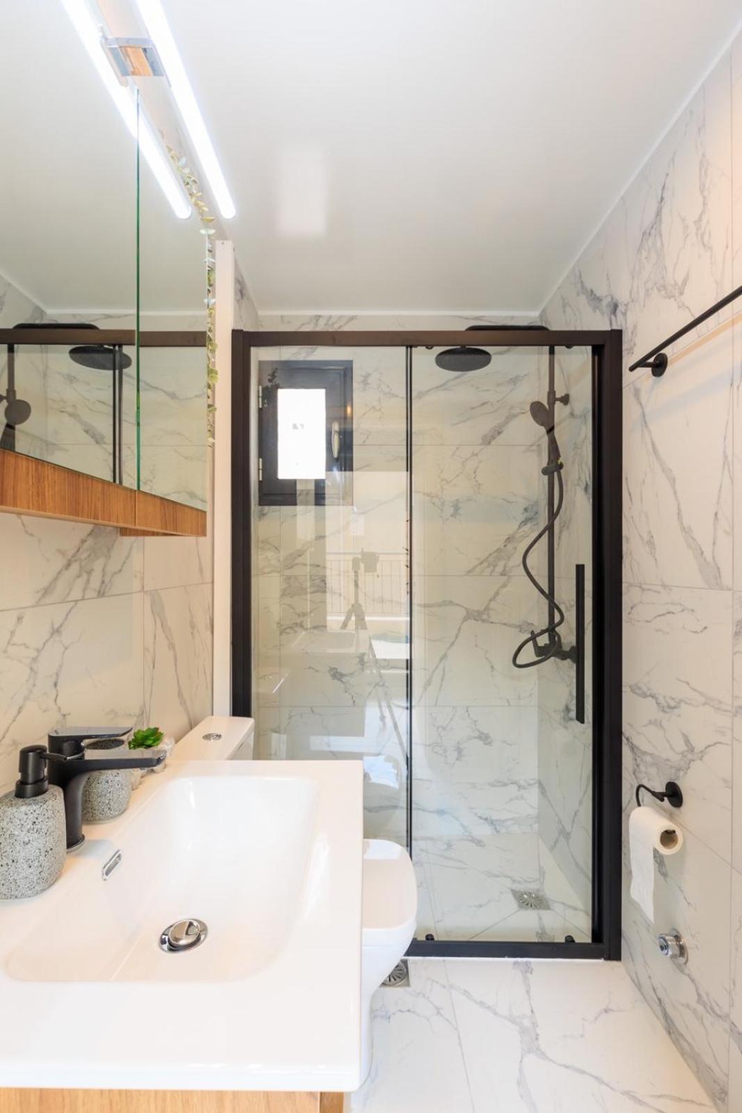 Aiolos Super Lux Suite Jucuzzi Nea Smyrni Centre أثينا المظهر الخارجي الصورة