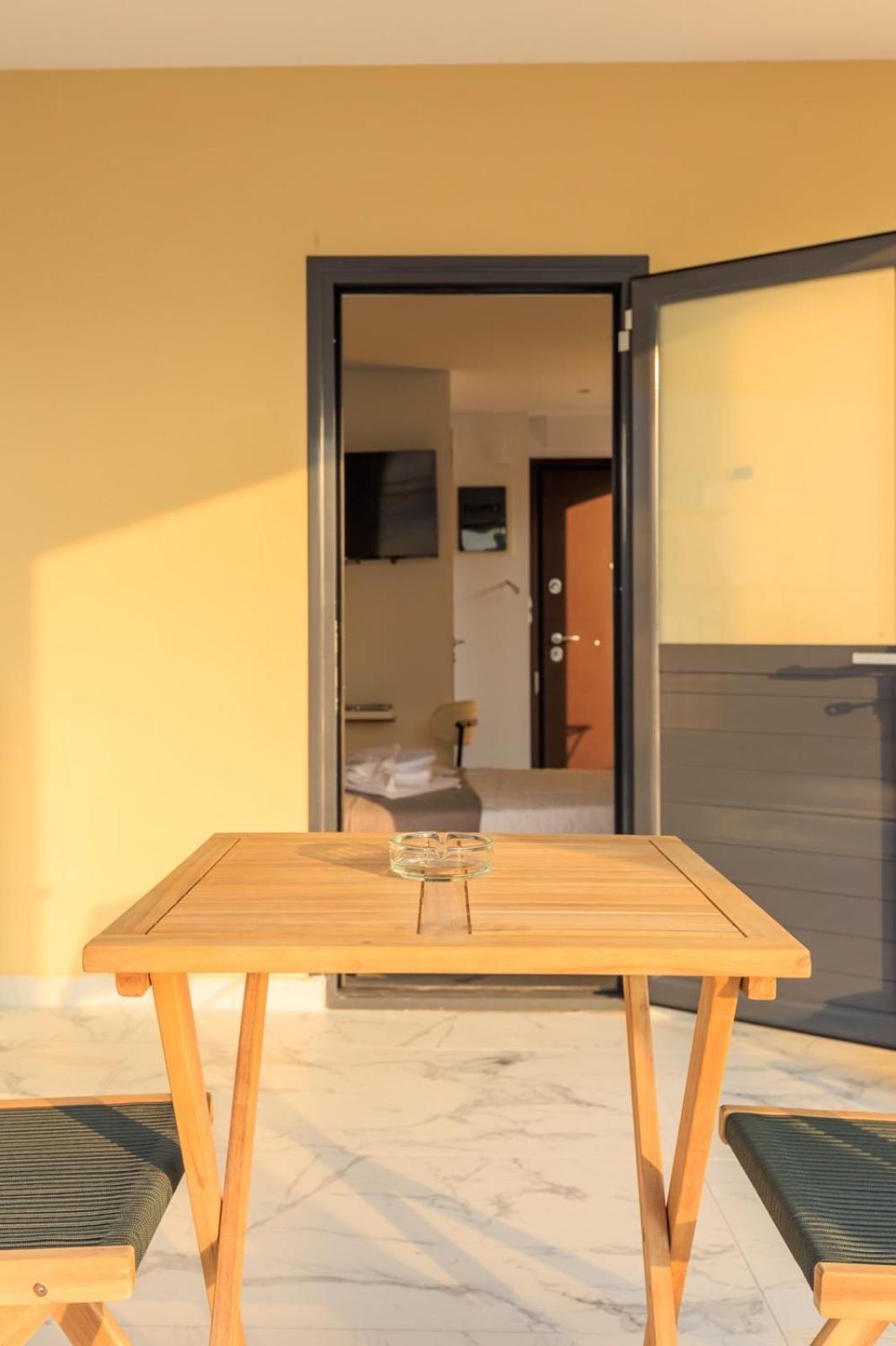 Aiolos Super Lux Suite Jucuzzi Nea Smyrni Centre أثينا المظهر الخارجي الصورة
