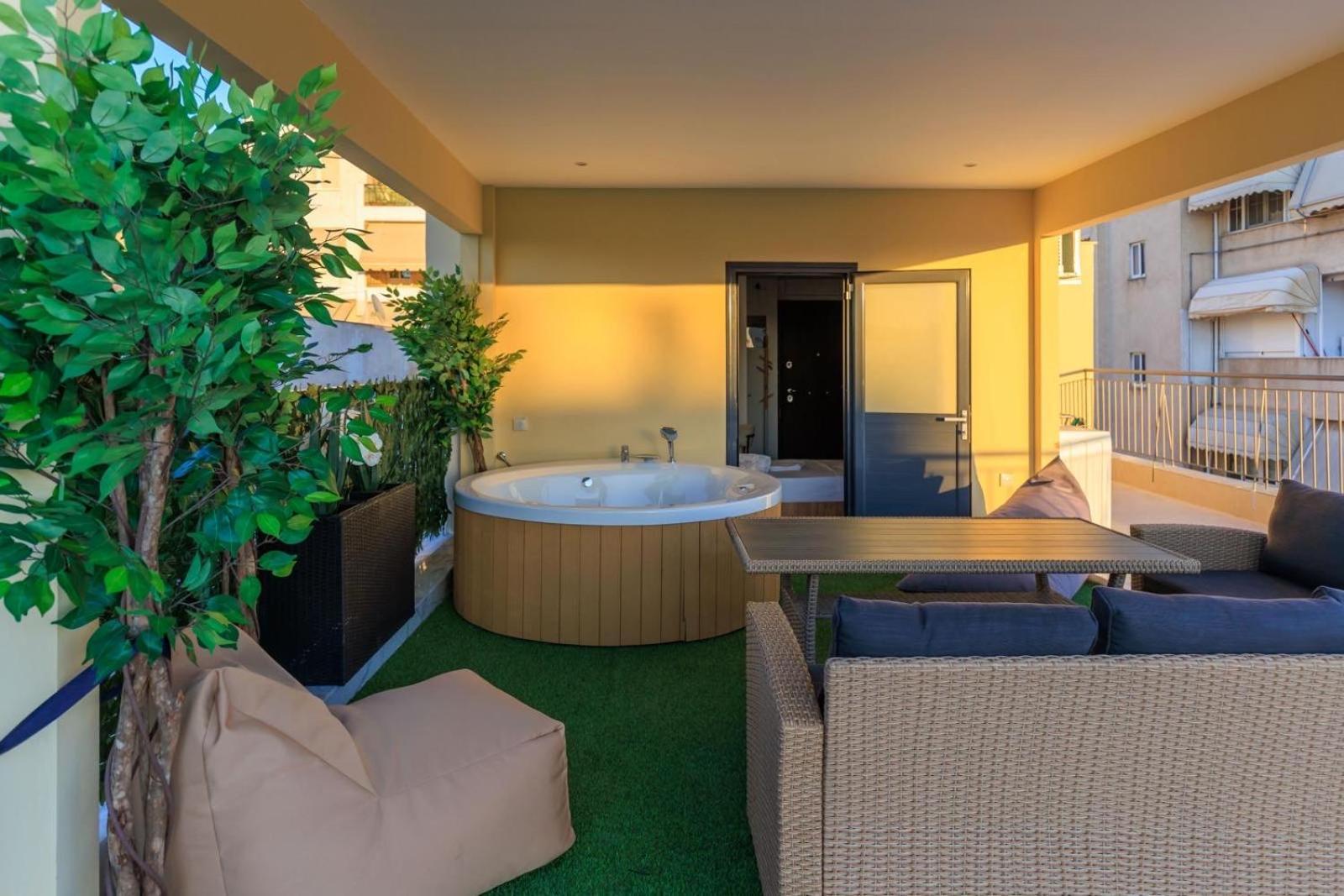 Aiolos Super Lux Suite Jucuzzi Nea Smyrni Centre أثينا المظهر الخارجي الصورة
