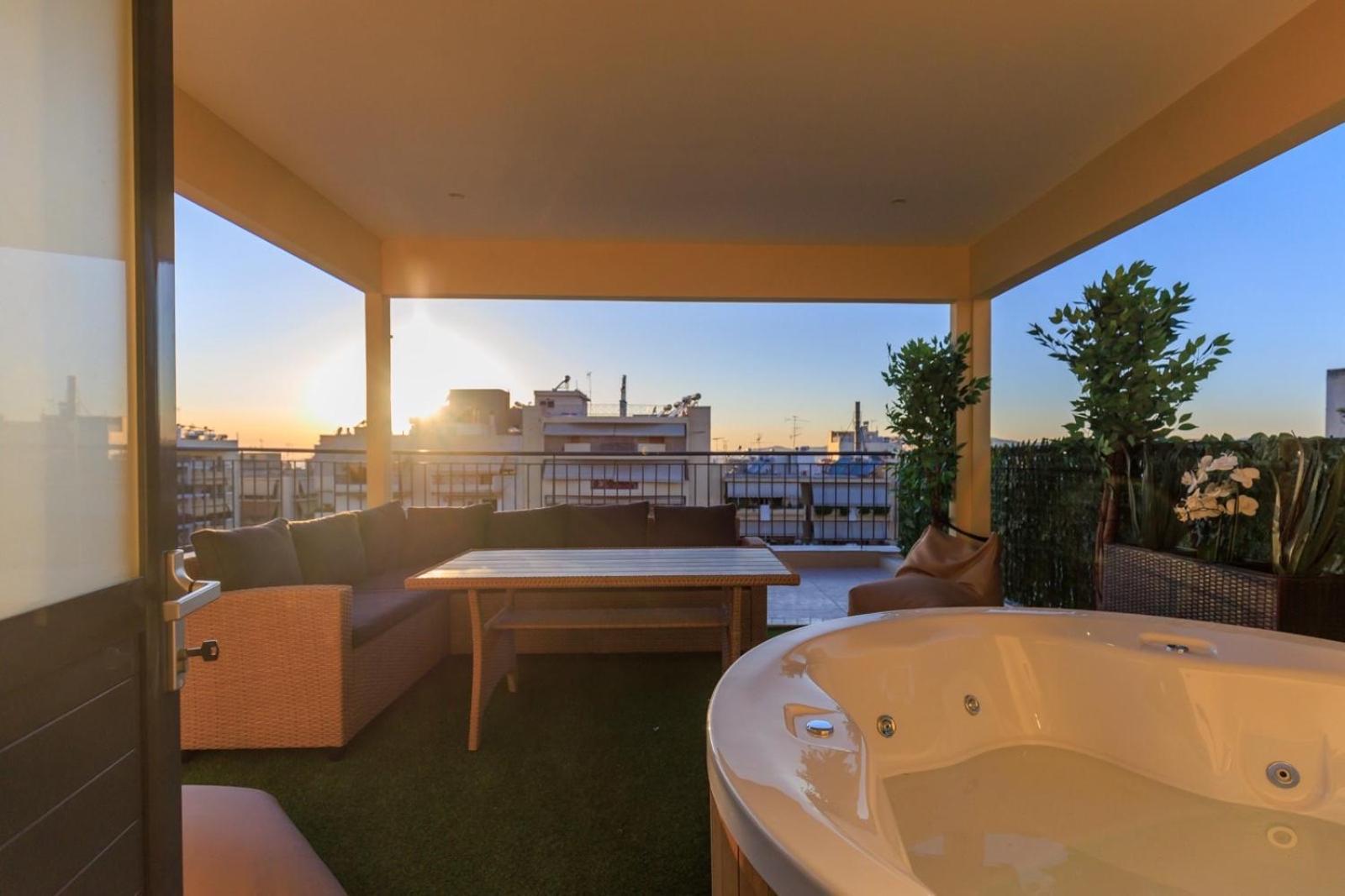 Aiolos Super Lux Suite Jucuzzi Nea Smyrni Centre أثينا المظهر الخارجي الصورة